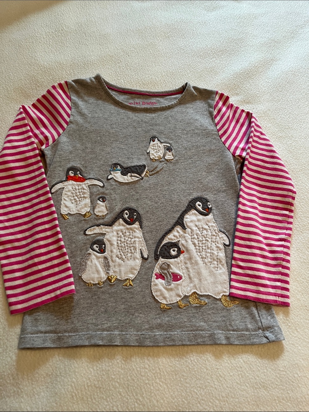 Penguins!!  Mini Boden 5-6 Y.